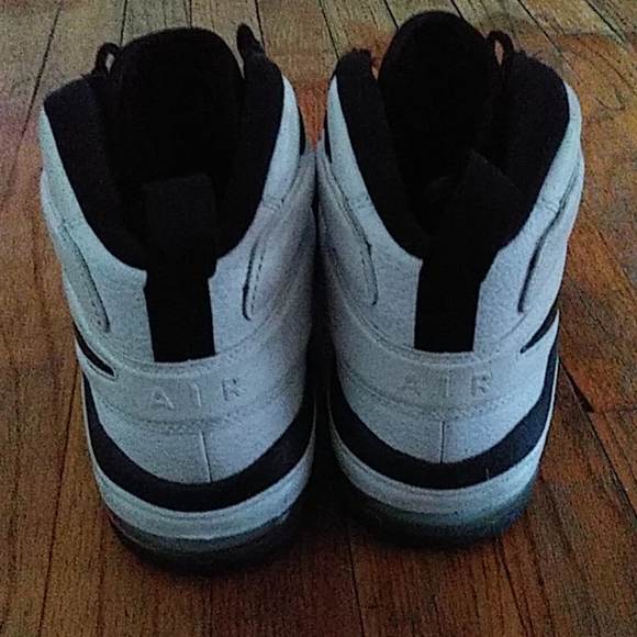 Sneakers - Picture 3 of 6